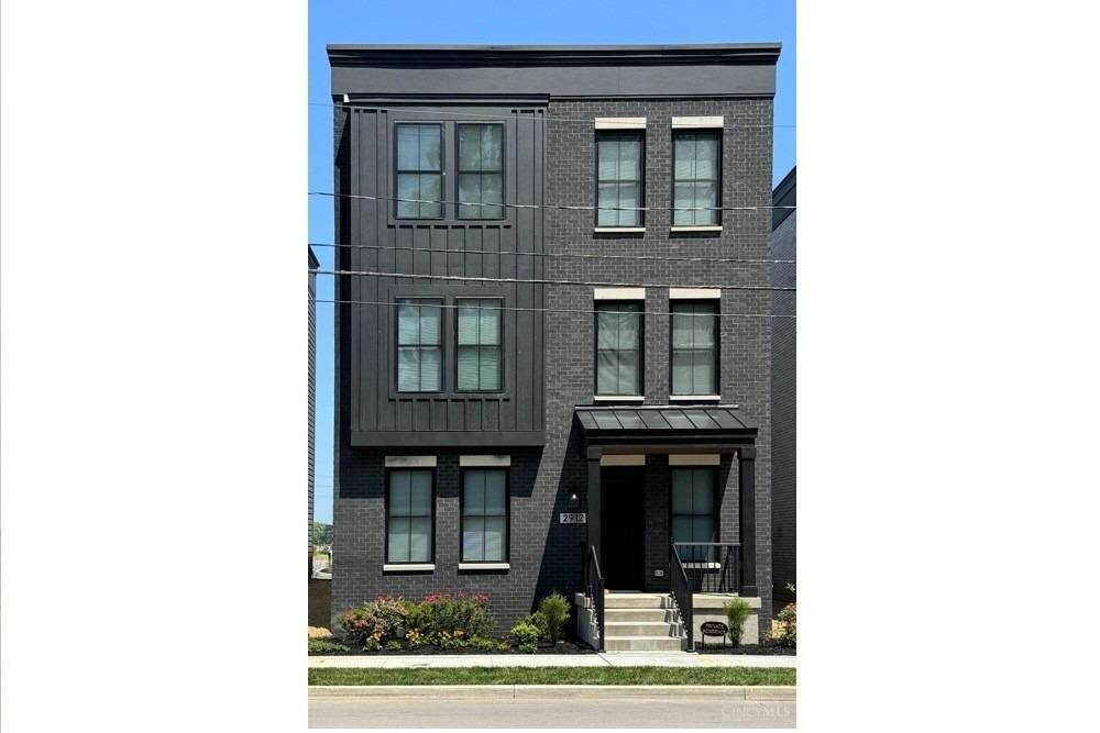 Property Photo:  2912 Robertson Avenue  OH 45209 
