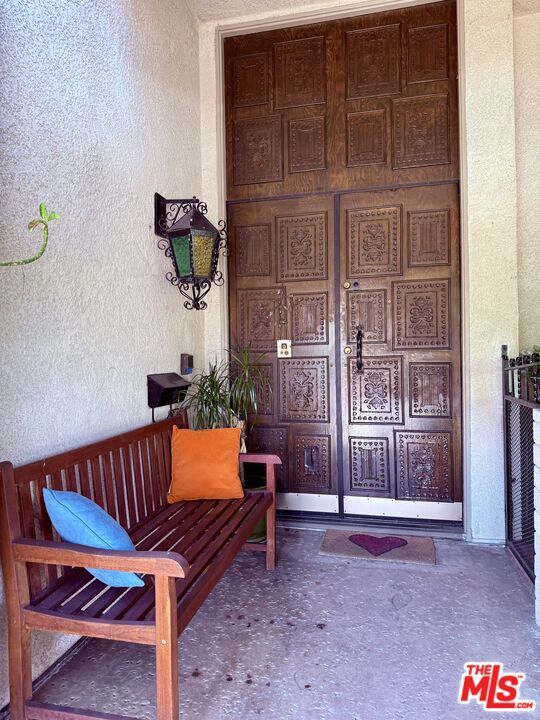 Property Photo: 5310 N Lindley Ave CA 91316