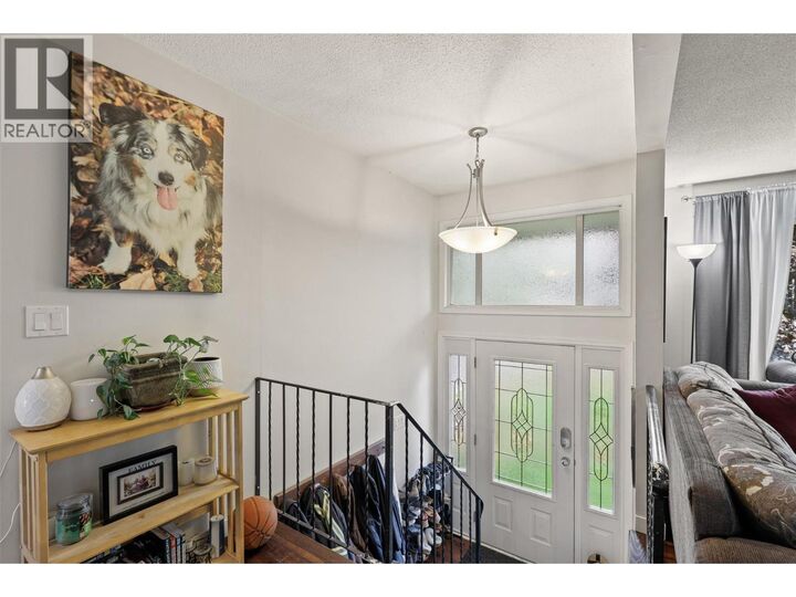 Property Photo: 2335 Rosewood Avenue BC V2B 4Y9