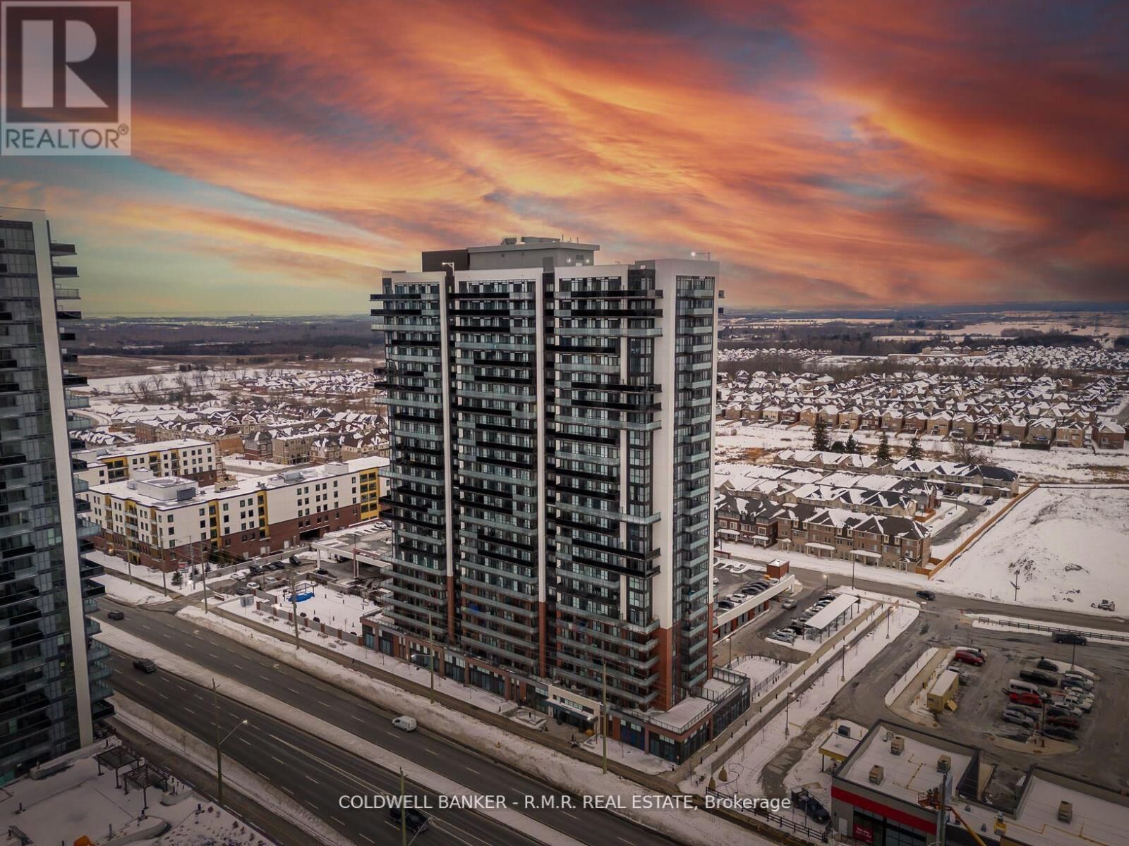 Photo de la propriété:  2550 West Simcoe Street North 1704  ON L1L 0K7 
