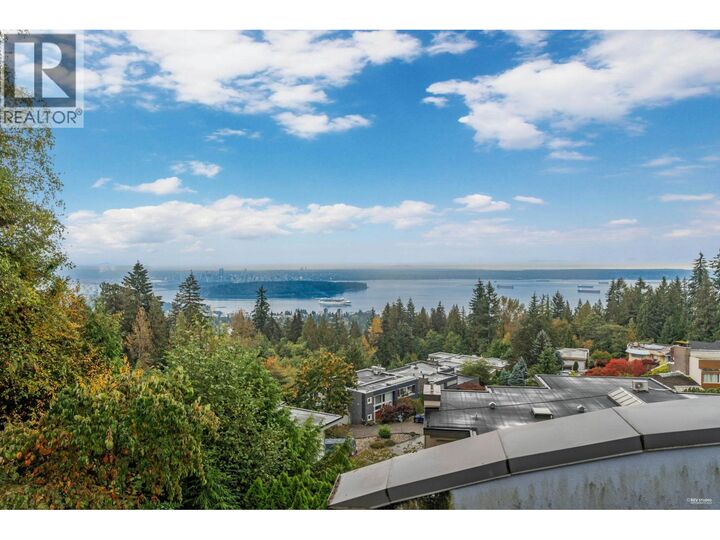 Photo de la propriété:  2617 Westhill Way  BC V7S 3G9 