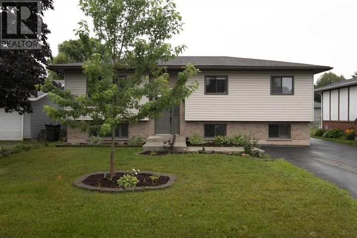 Property Photo:  61 Bristol Pl  ON P6A 6L9 