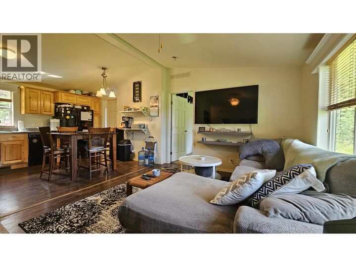 Photo de la propriété: 5525 Courval Road BC V2N 6A4