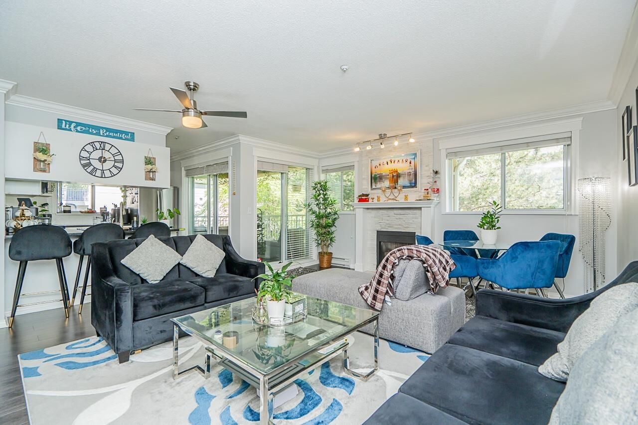 Property Photo:  13727 74 313  BC V3W 0M7 