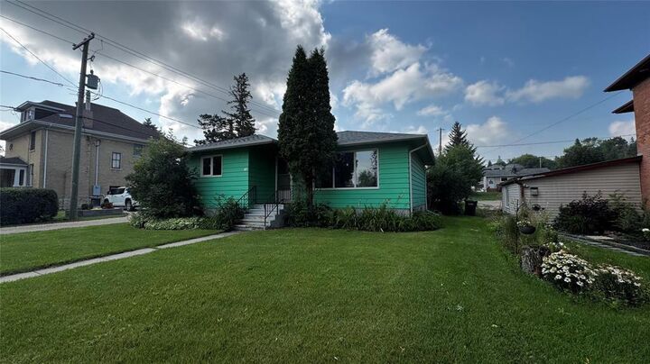 Property Photo:  160 2nd Avenue  MB R0J 1E0 