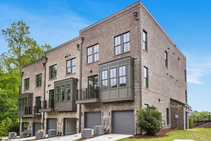 923 Echo Park Drive  Suwanee GA 30024 photo