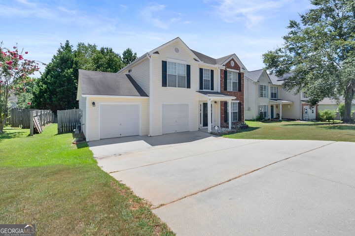 Property Photo: 6549 Creekview Court GA 30296