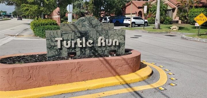 Property Photo: 1237 SW 87th Ter FL 33324