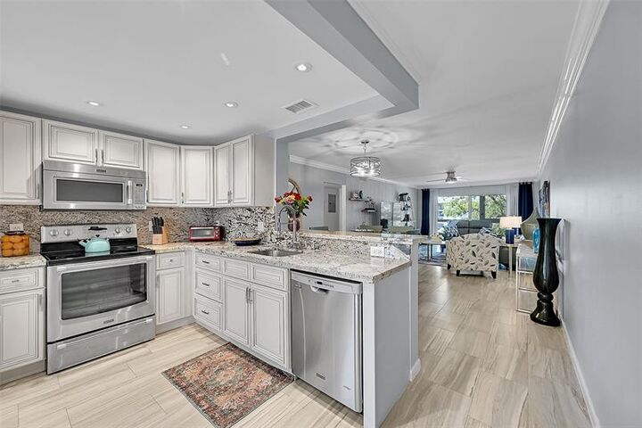 Property Photo:  3203 Portofino Pt B3  FL 33066 