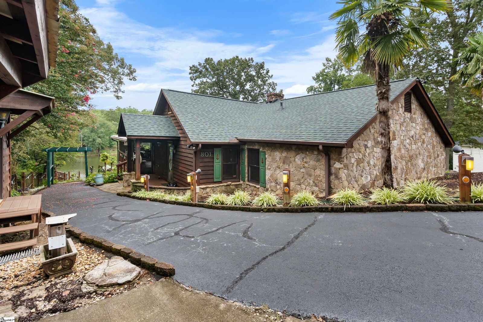 Property Photo: 801 McFalls Circle SC 29621