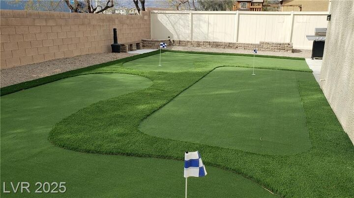 Property Photo: 6117 Glenborough Street NV 89115