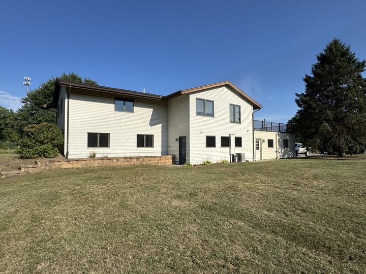 Property Photo: 9656 N 200 IN 46350