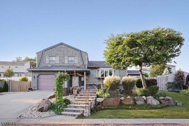 Property Photo:  9 Cottonwood Dr  NJ 08872 