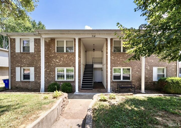 718 Village Lane  Newburgh IN 47630 photo