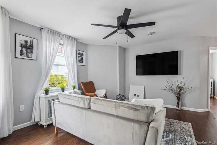 Property Photo:  450 Dunham Avenue  NY 10553 