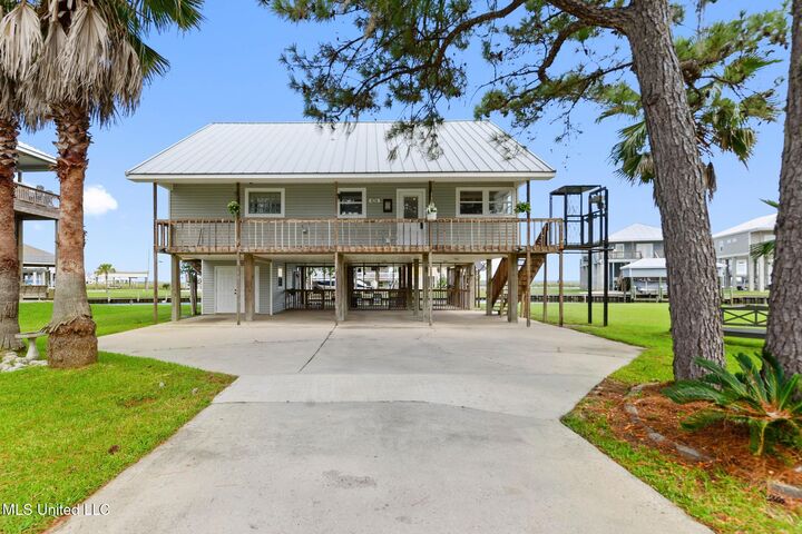 424 Riverview Drive  Bay Saint Louis MS 39520 photo