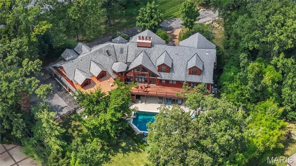 Property Photo:  16 Holiday Lane  MO 63131 