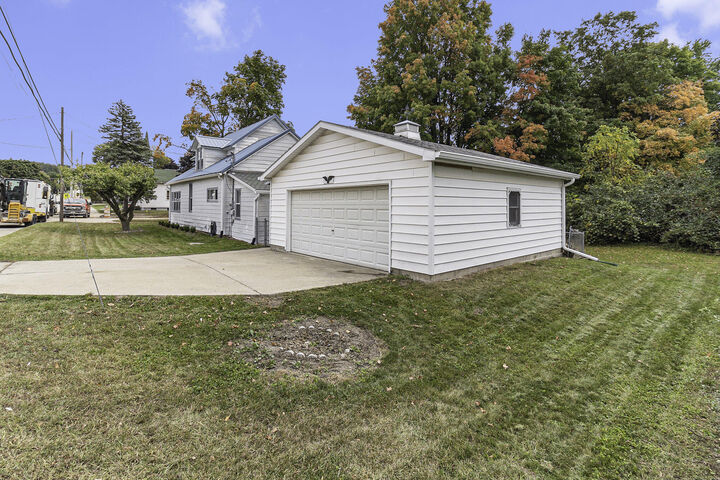 Property Photo:  413 N Maple Street  MI 49455 