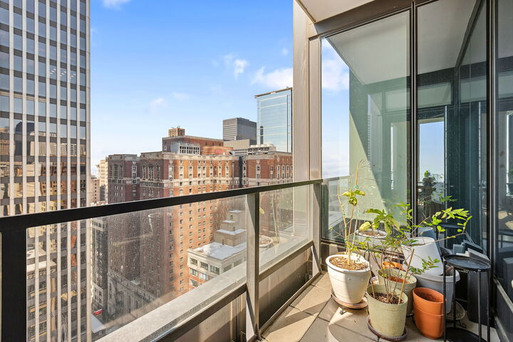 Property Photo: 60 E Monroe Street 2304 IL 60603