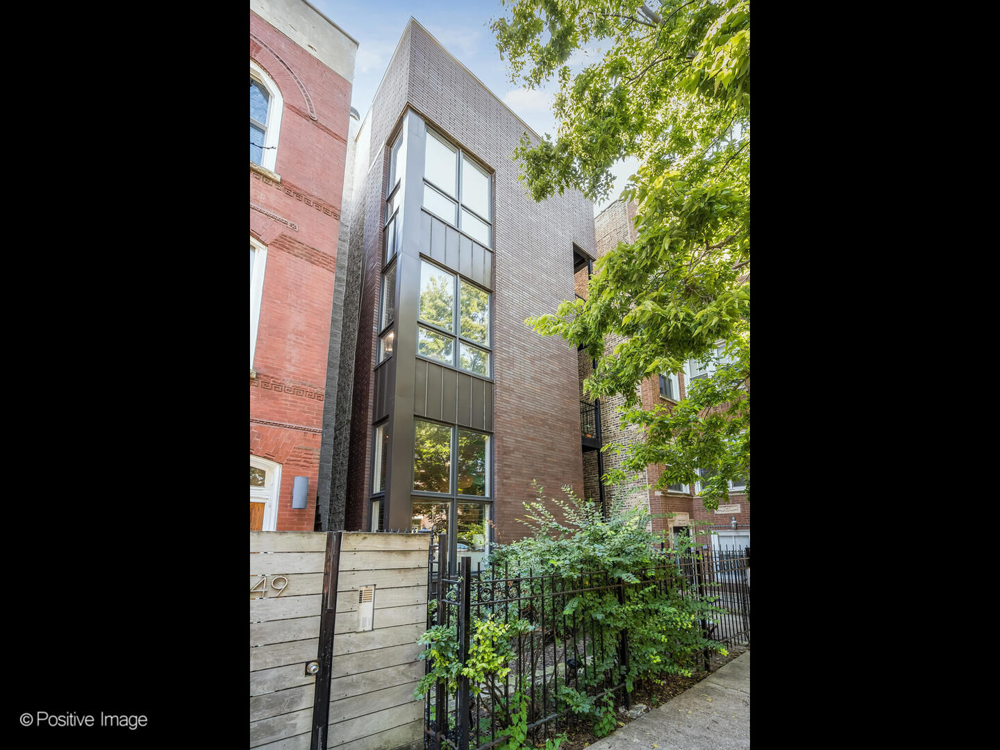 Property Photo:  2651 W Haddon Avenue 1  IL 60622 