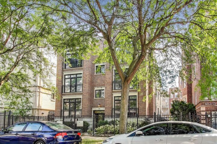 Property Photo:  5021 N Kenmore Avenue 2S  IL 60640 