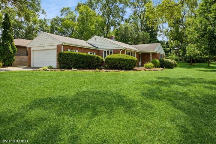 Property Photo: 947 Ridgeland Avenue IL 60060