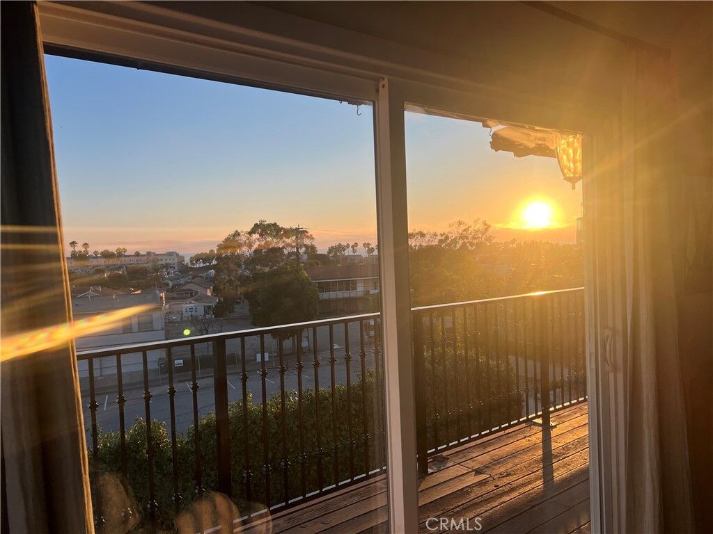 Property Photo:  807 El Redondo Avenue  CA 90277 