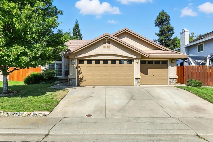 Property Photo: 8904 Hyperia Court CA 95624