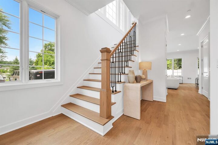 Property Photo:  25 Gabriel Court 25  NJ 07652 