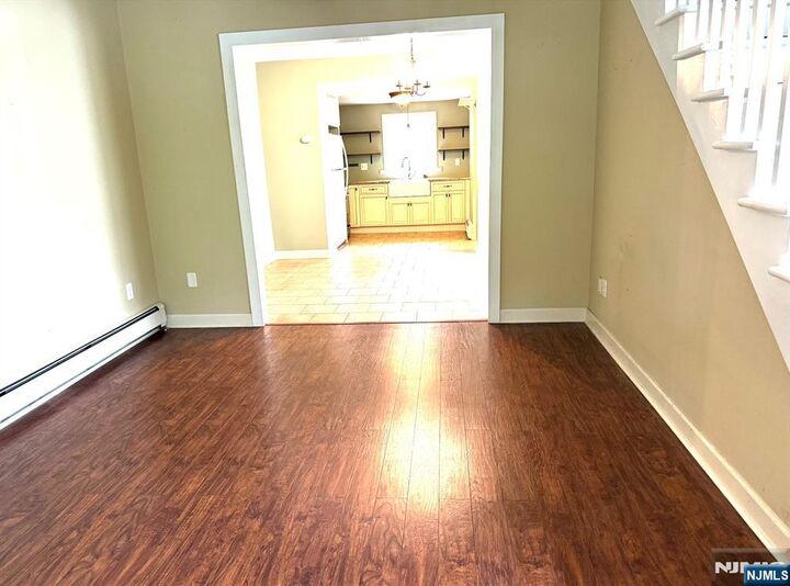 Property Photo:  33 Ringwood Avenue  NJ 07442 