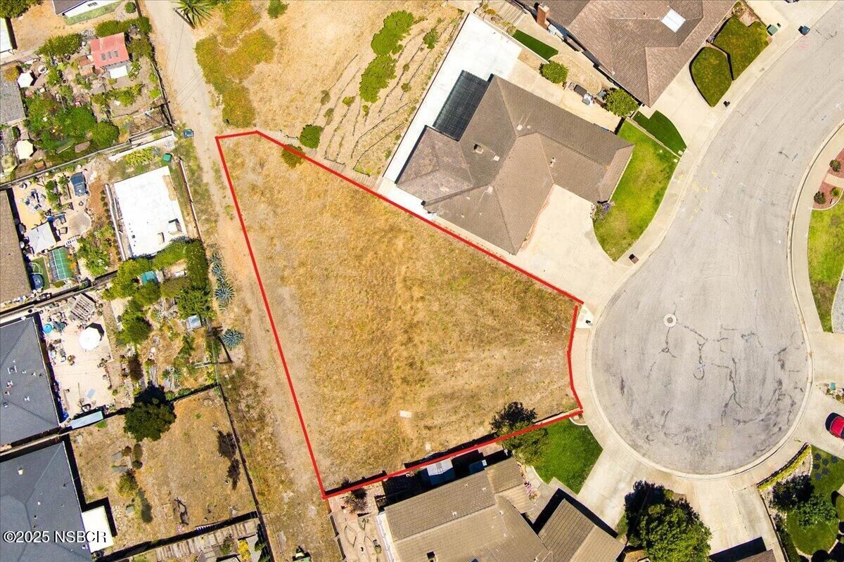 Property Photo: 801 Clemens Way CA 93436