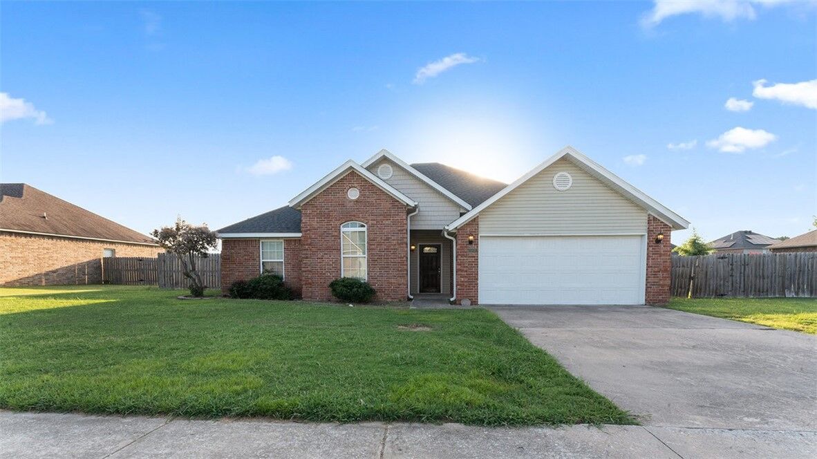 Property Photo: 11678 East Creek Lane AR 72730