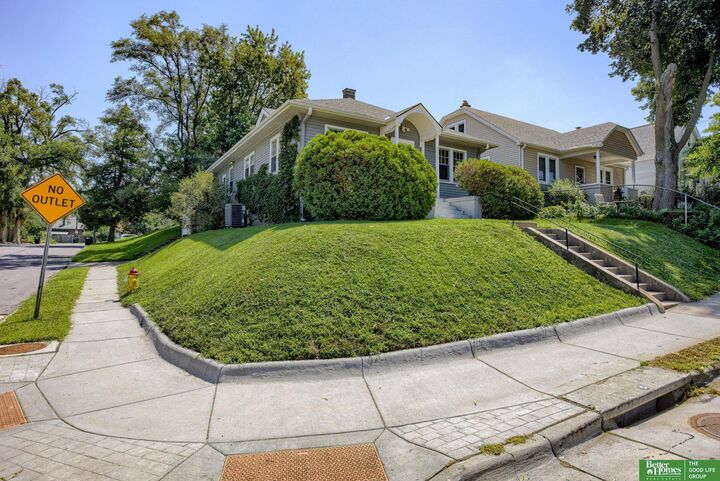 Property Photo: 2523 N 49 Avenue NE 68104