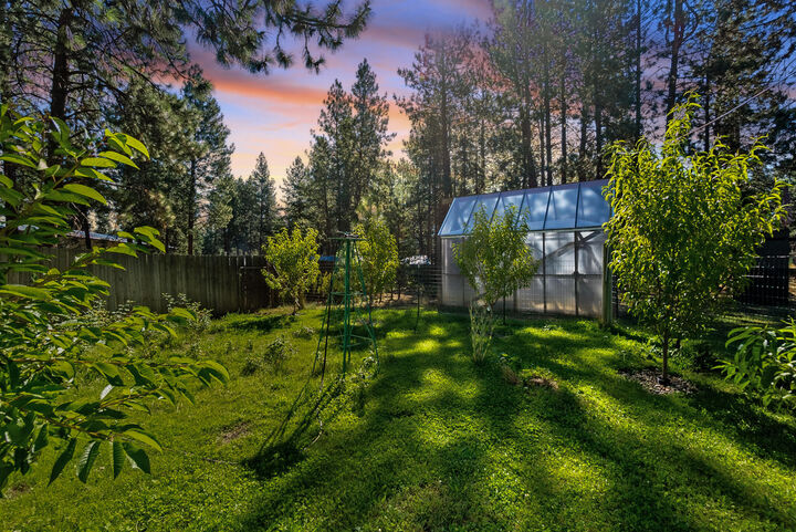 Property Photo:  19275 Cherokee Road  OR 97702 