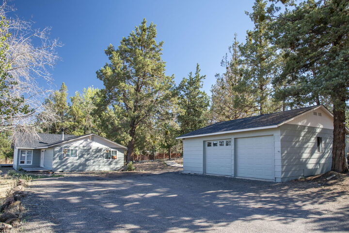 Property Photo: 62540 Eagle Road OR 97701