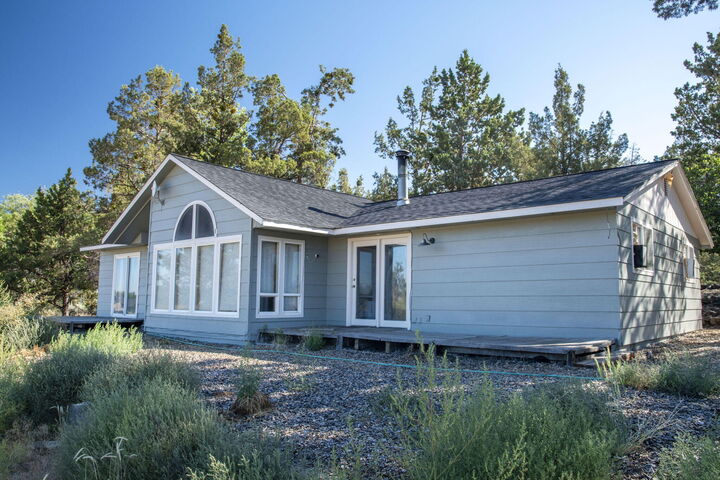 Property Photo: 62540 Eagle Road OR 97701