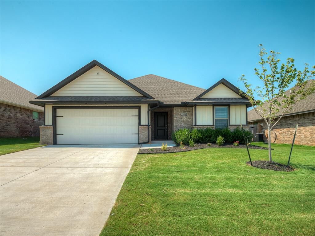 Property Photo:  2909 Warwick Way  OK 73160 