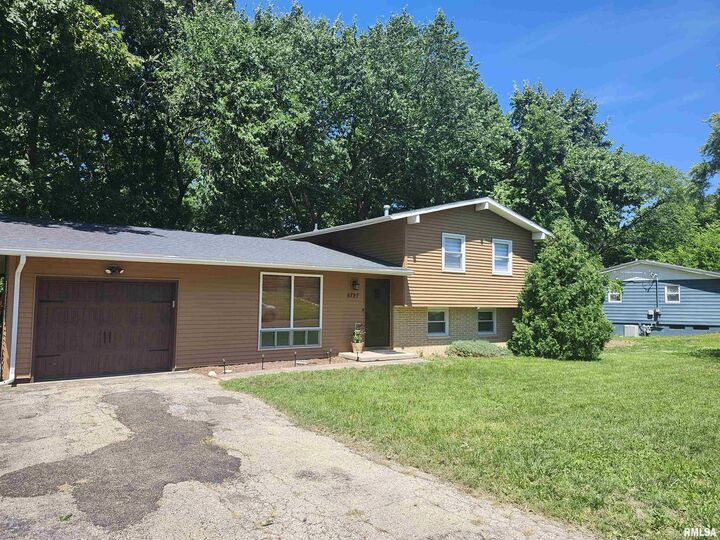 Property Photo:  5727 N Monterey Court  IL 61614 