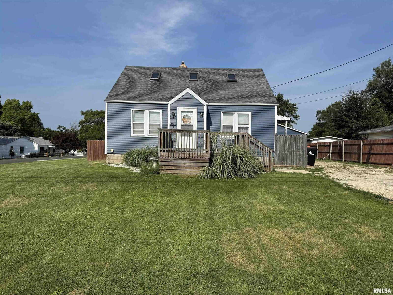 Property Photo:  212 Wagner Street  IL 61571 
