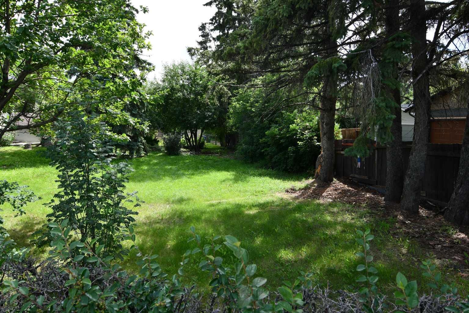 Property Photo: 4411 55 Street AB T4N 2H3
