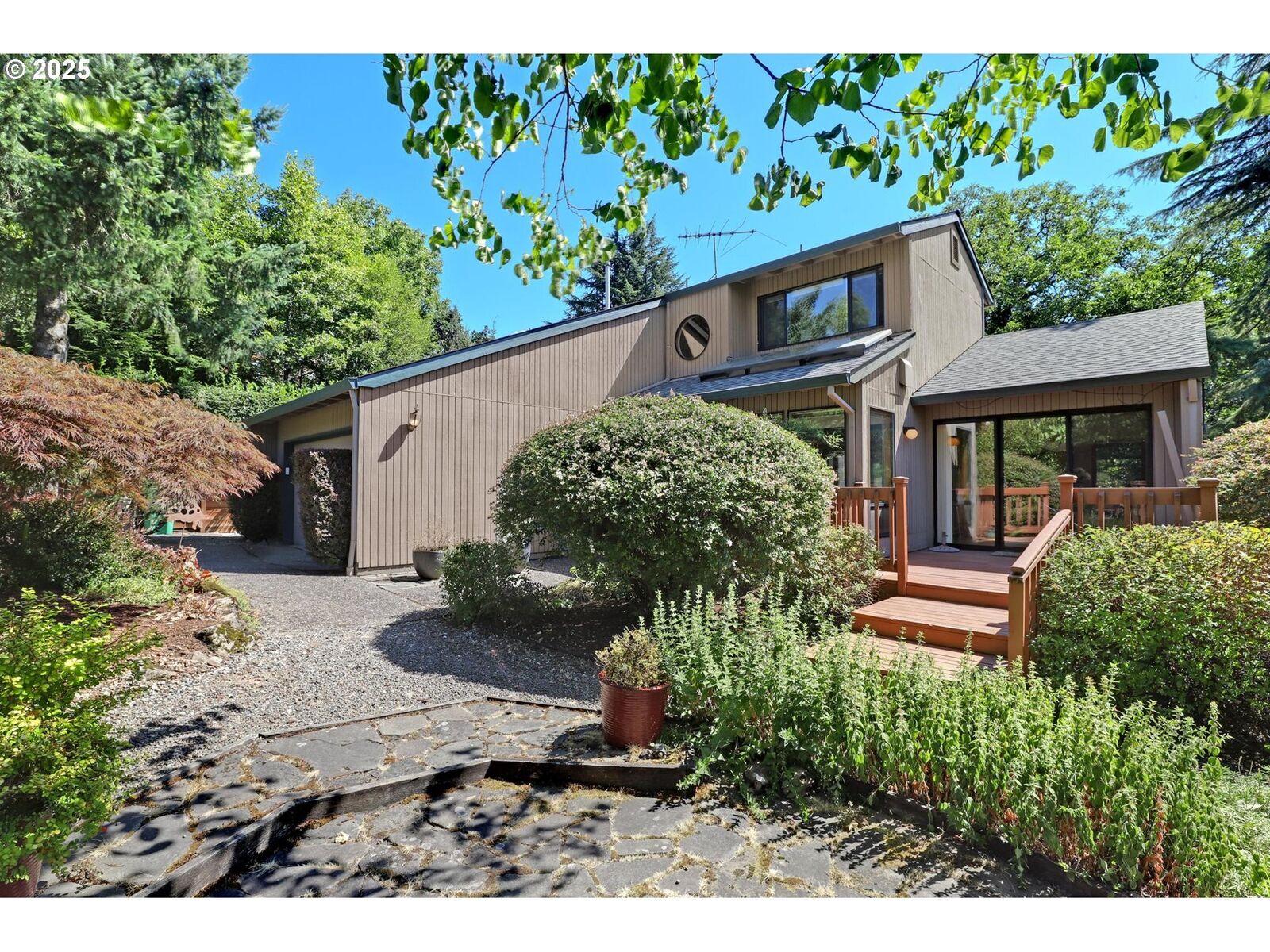 Property Photo:  9140 SW 5th Ave  OR 97219 