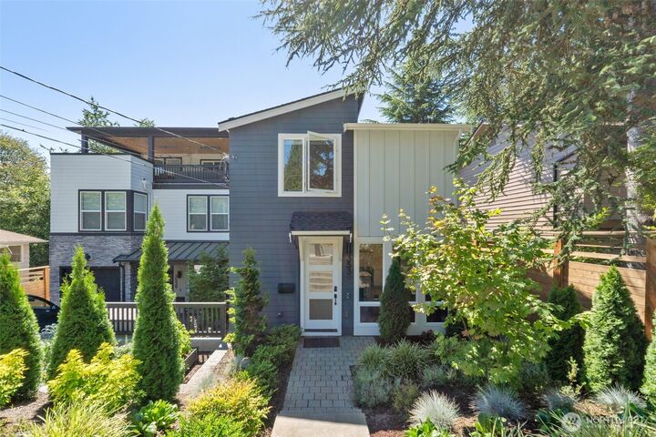 Property Photo:  3537 NE 93rd Street  WA 98115 