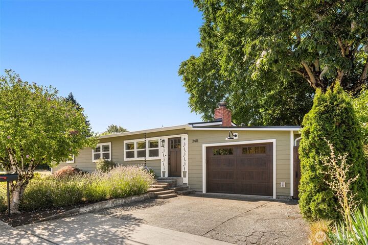 Property Photo: 2411 NE 7th St WA 98056