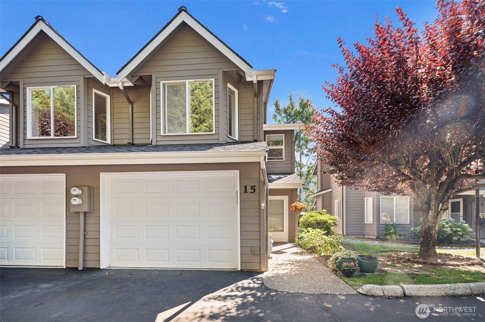 Property Photo: 321 SE Orchard Drive 15 WA 98045