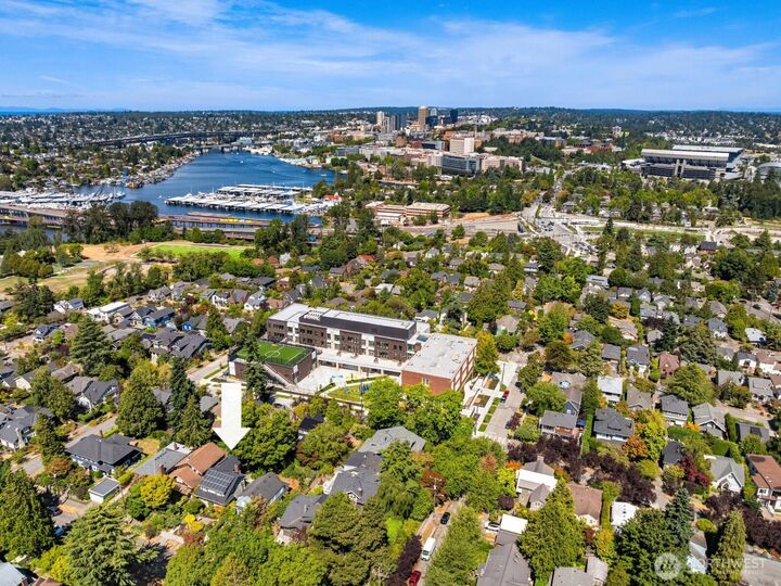 Property Photo: 2020 E Lynn Street WA 98112