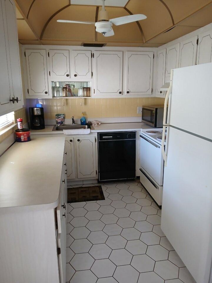 Property Photo:  141 Saxony C Terrace 141  FL 33446 