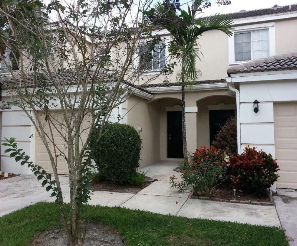 Property Photo: 4866 Palmbrooke Circle FL 33417
