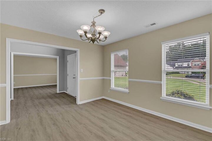 Property Photo: 6 Cunniff Ct VA 23666