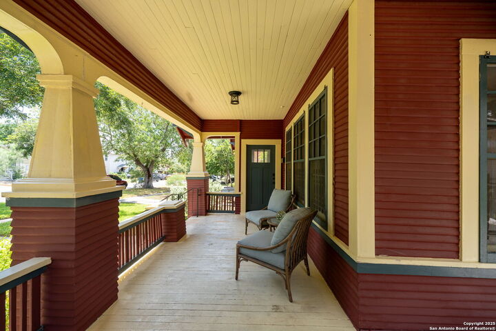 Property Photo: 1015 W Gramercy TX 78201