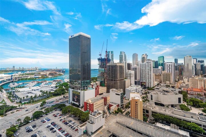 Property Photo:  159 NE 6th St 2512  FL 33132 